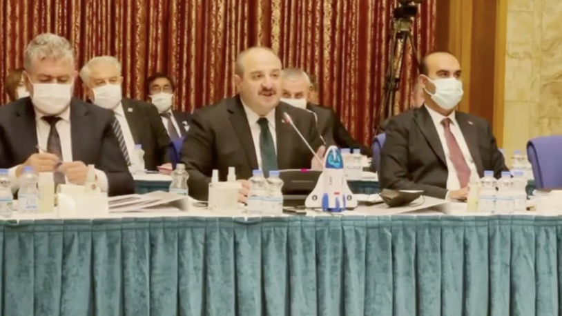 Sanayi ve Teknoloji Bakanı Varank'ın  Kılıçdaroğlu'na yönelik sözleri gerginlik yarattı: "Terbiyesiz adam… Oturacağız bize hakaret edecek!"