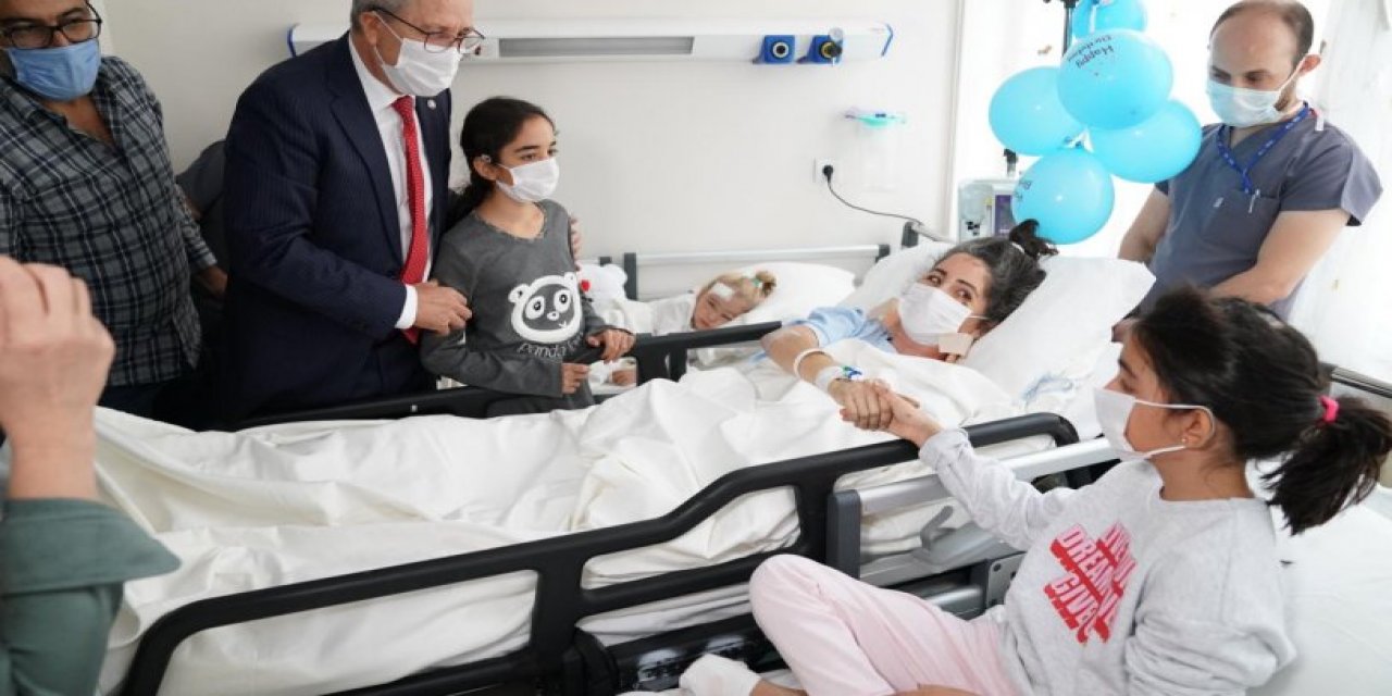 Elif, anne ve kardeşleriyle buluştu... İşte ilk görüntü... Perinçek ailesi bir arada...