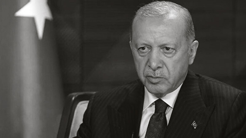 Eski AKP'li isim Erdoğan'a seslendi! "Sağlığınız iyi değil, dünya Sultan Süleyman’a kalmadı..."