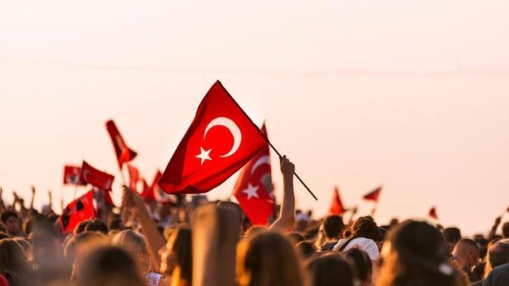 Atatürk’ün sözlerini hatırlatmıştı: “Görevin sorumluluğu ile bağdaşmayacak tutum” gerekçesiyle görevden uzaklaştırıldı