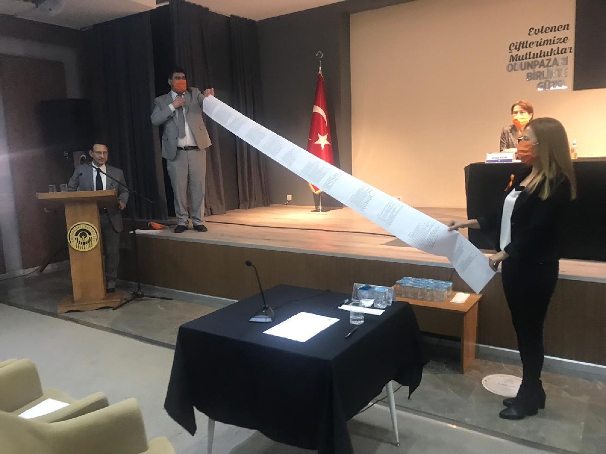 AKP döneminin satış bilançosu açıklandı: AKP’liler salonu terk etti