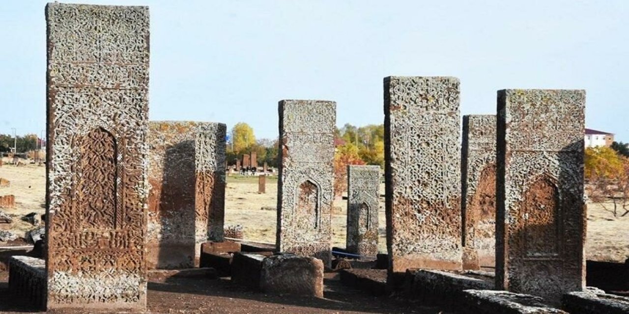 Selçuklu Meydan Mezarlığı tarihe ışık tutuyor