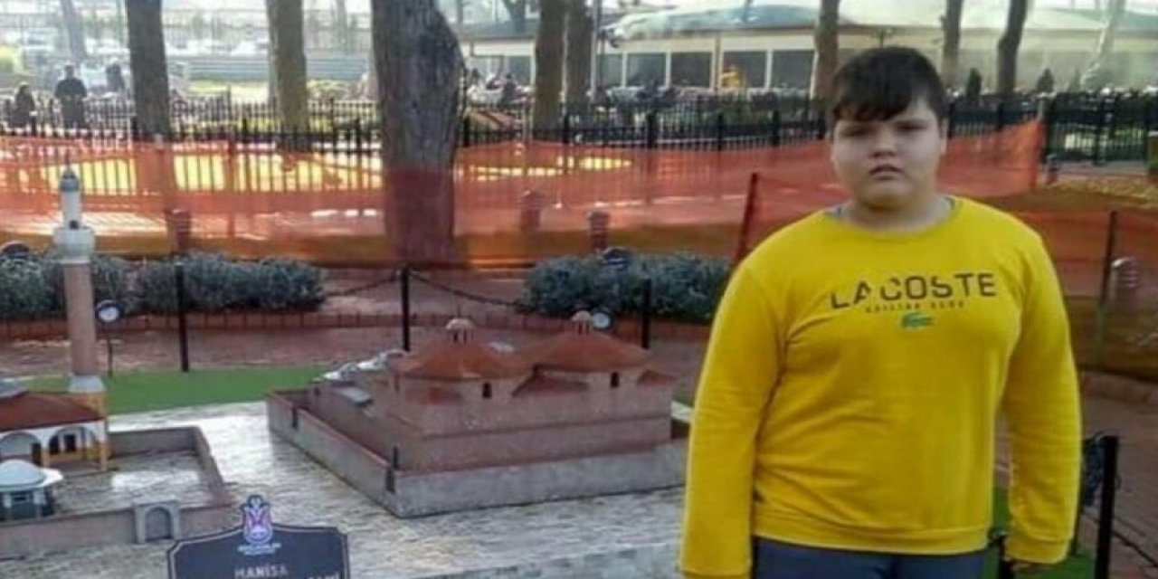 Aydınlatma direğindeki kaçak bir çocuğu öldürdü