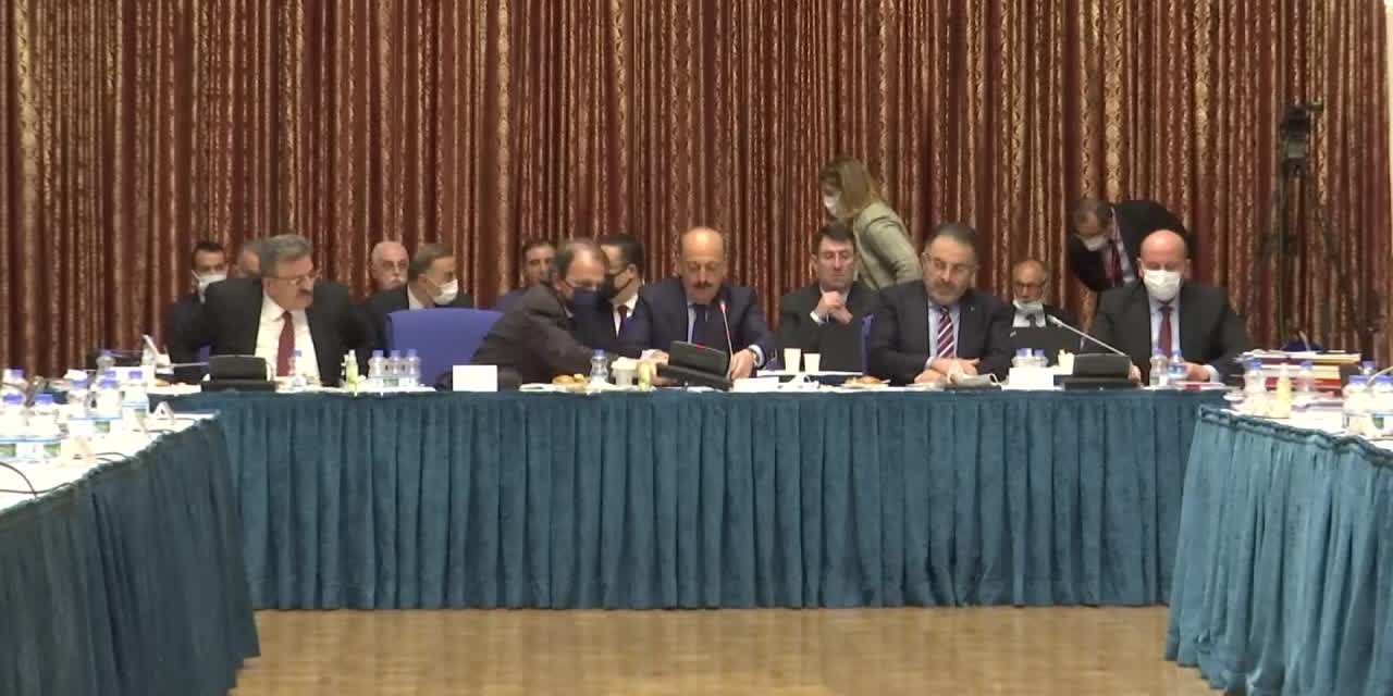 Bakan Bilgin: "Keyfi olarak asgari ücret şu kadar olsun demenin bir anlamı yok"