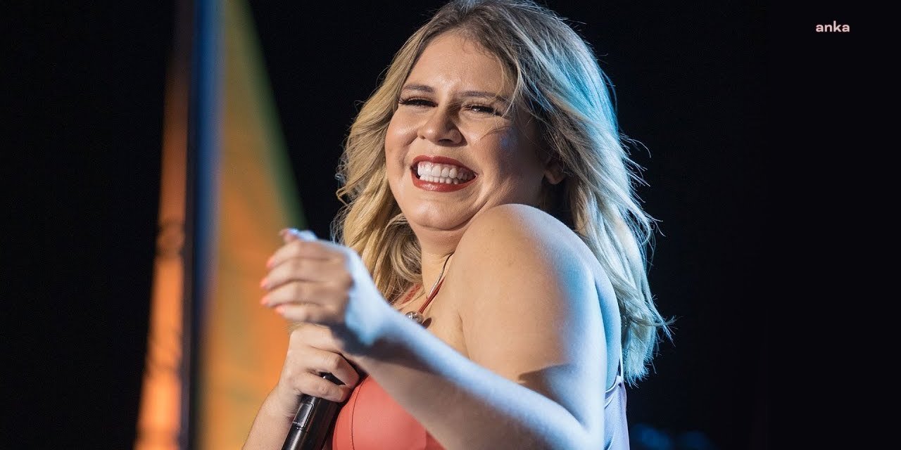 Brezilyalı şarkıcı uçak kazasında hayatını kaybetti.