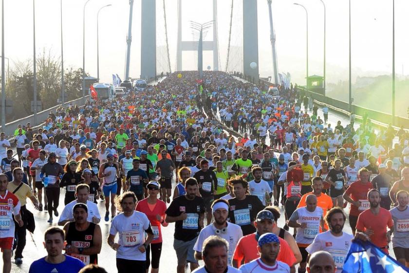 43. İstanbul Maratonu başladı: 40 bin kişi Anadolu'dan Avrupa'ya koşuyor