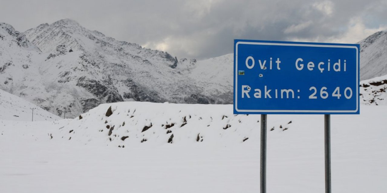 Karadeniz’de mevsimin ilk karı yaylalara yağdı