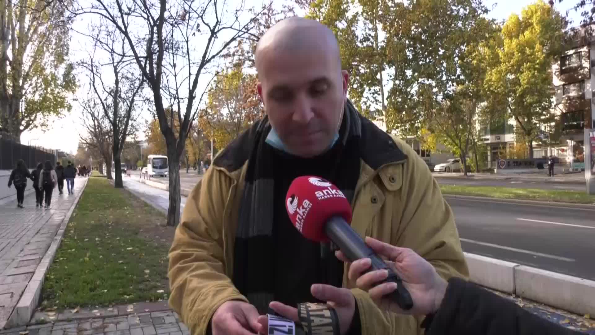 Tören nedeniyle Anıtkabir'e alınmayan yurttaş: "Korkacak bir şey yok Atatürk'e gidiyoruz"