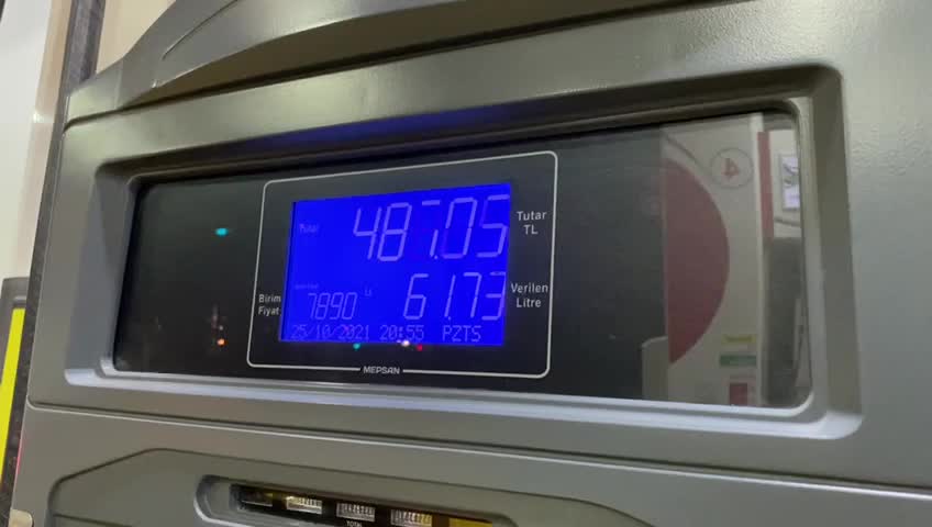 Bu geceden itibaren geçerli: Benzine indirim geliyor