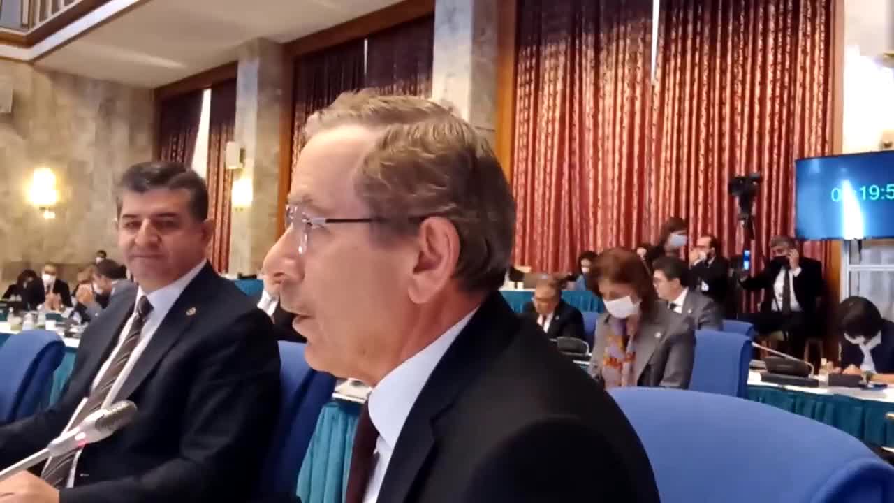 "Yaptıkları açıklamalar gerçekten komik" dedi ve sert konuştu: "Burası kabile devleti değil"