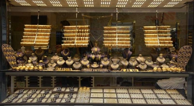 Altın fiyatları zirveyi gördü: Düğün setleri dudak uçuklatıyor