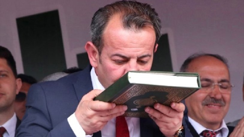 Tanju Özcan: 'Kuran-ı Kerim’i ve Hz. Peygamber'in hadis-i şeriflerini okuyarak...'