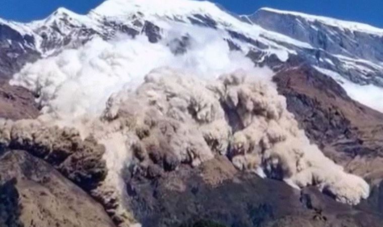 Ortaokula çığ düştü: 11 yaralı