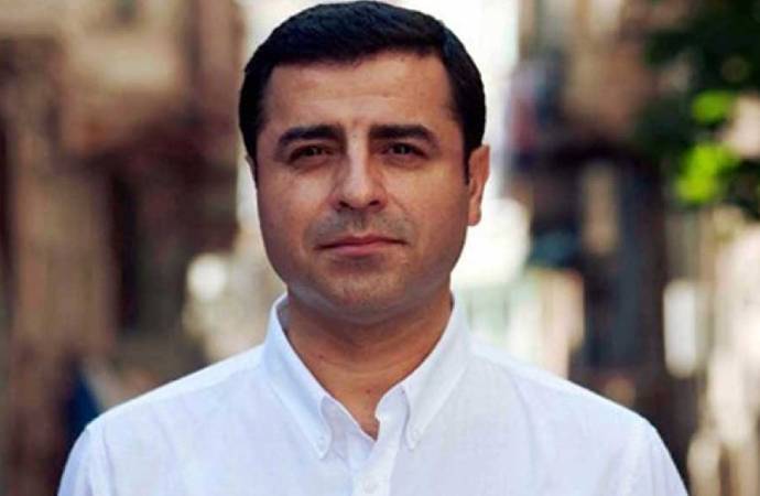 Selahattin Demirtaş'tan Türkiye soluna 9 soru: "Bu tarihi fırsatı kaçırmayalım"