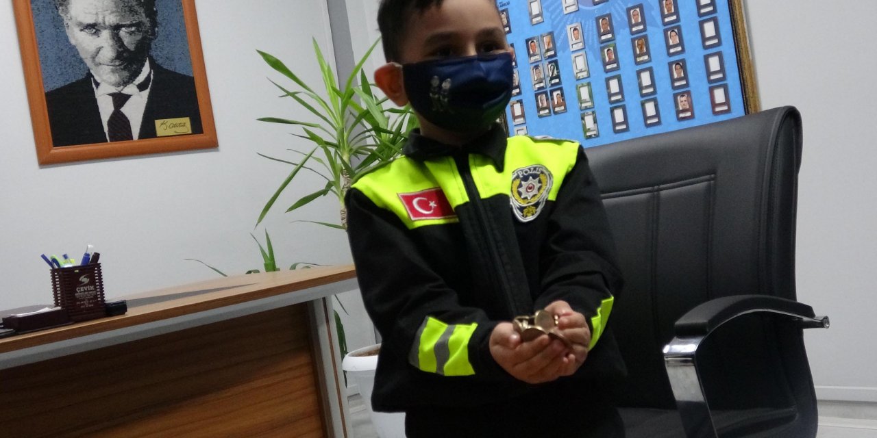 5 yaşındaki Cihat, kumbarasındaki parayı 'Ayda' için bağışladı