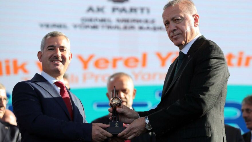 ‘Gri pasaport’ skandalıyla gündeme gelmişlerdi... O isimlere Erdoğan'dan ödül