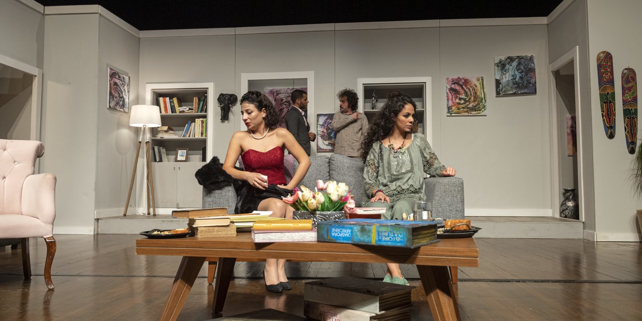 BÜYÜKŞEHİR BELEDİYESİ ŞEHİR TİYATROSU, VAHŞET TANRISI’NI SAHNELEDİ