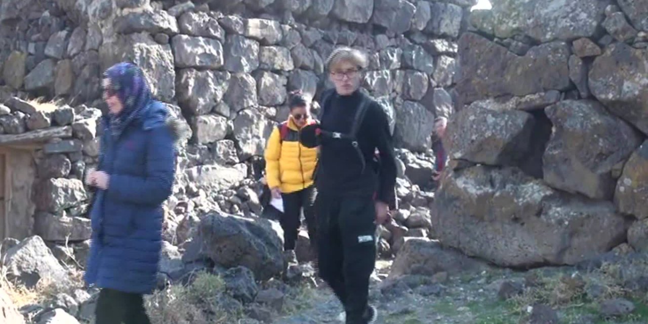 KARS’TA ÖREN YERLERİ DAĞCILARIN VE TREKKİNGCİLERİN GEZİ ROTALARINI OLUŞTURUYOR