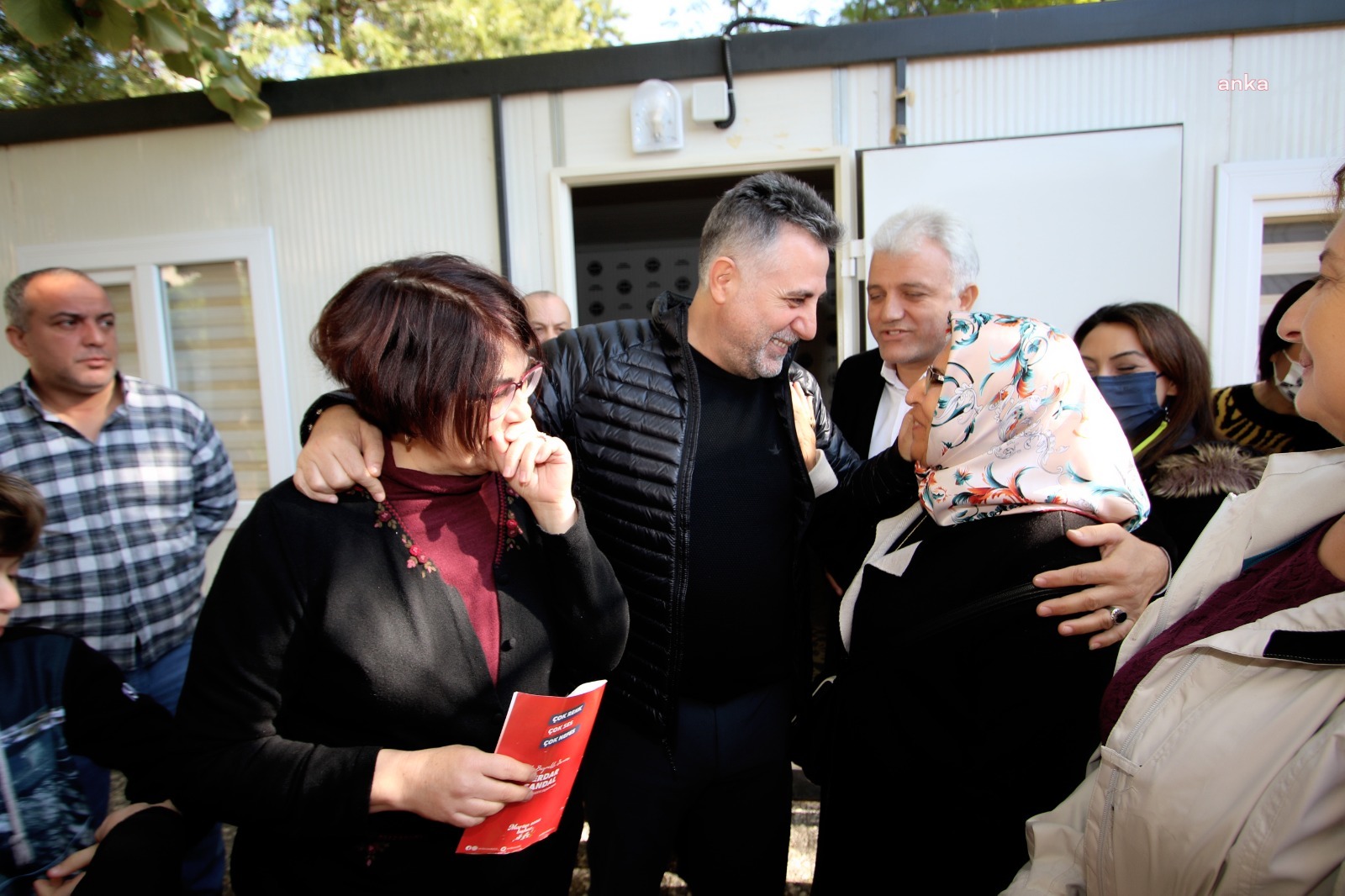 Depremzedelerden Başkan Sandal'a teşekkür