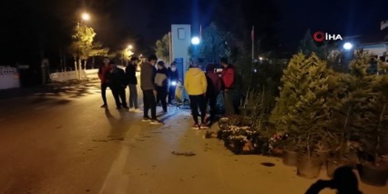 Şehitlik duvarına çarpan motosikletin sürücüsü öldü