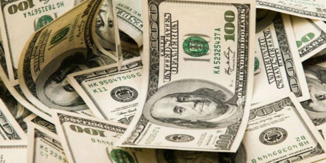 Ünlü isimlerden 'dolar' ve 'euro' rekorlarına tepki: "Kafa üstü çakılıyoruz"