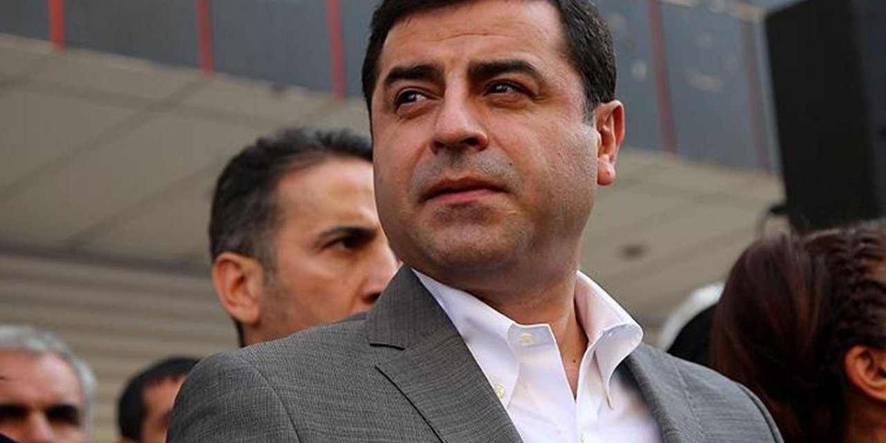 Boji'ye kurulan kumpasa bir tepki de Demirtaş'tan: "Bir zihniyet düşünün ki Boji'nin b*kundan medet umar hale gelmiş"