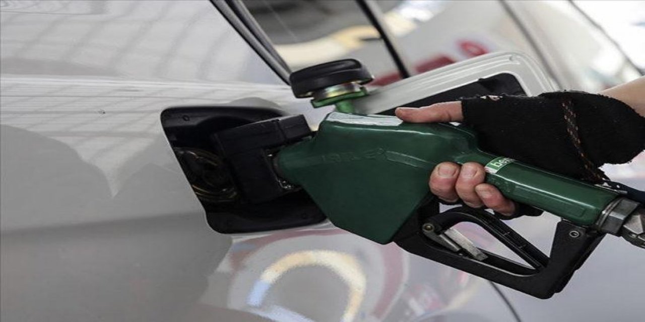 Dolardaki olağanüstü artış sonrası 'akaryakıta yeni zamlar gelecek' iddiası