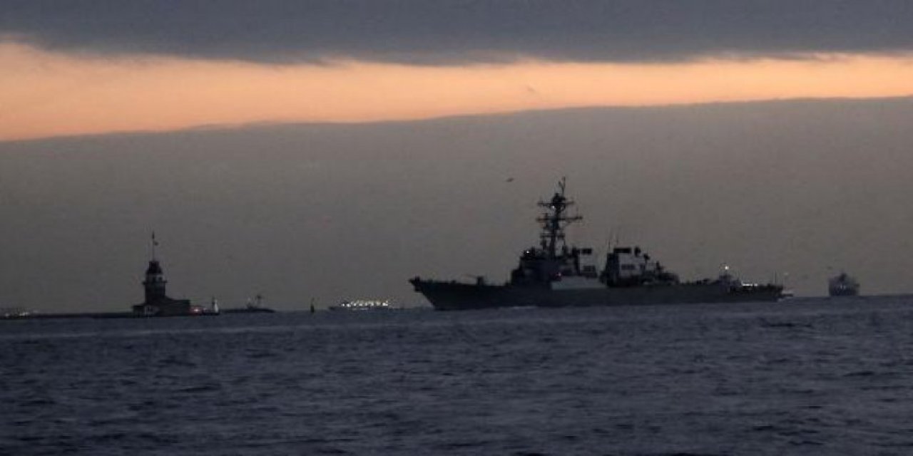 ABD savaş gemisi İstanbul Boğazı'ndan geçti