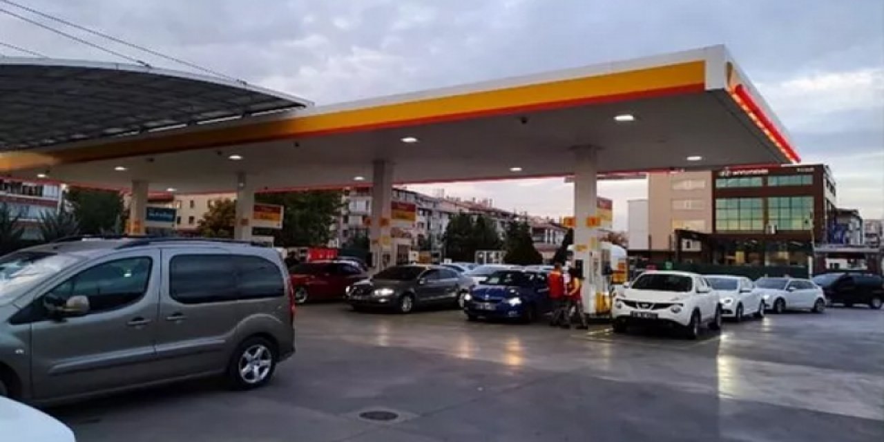 AKP'li vekilden çok tartışılacak açıklama: Akaryakıt istasyonlardaki kuyruğun sebebi bakın neymiş!