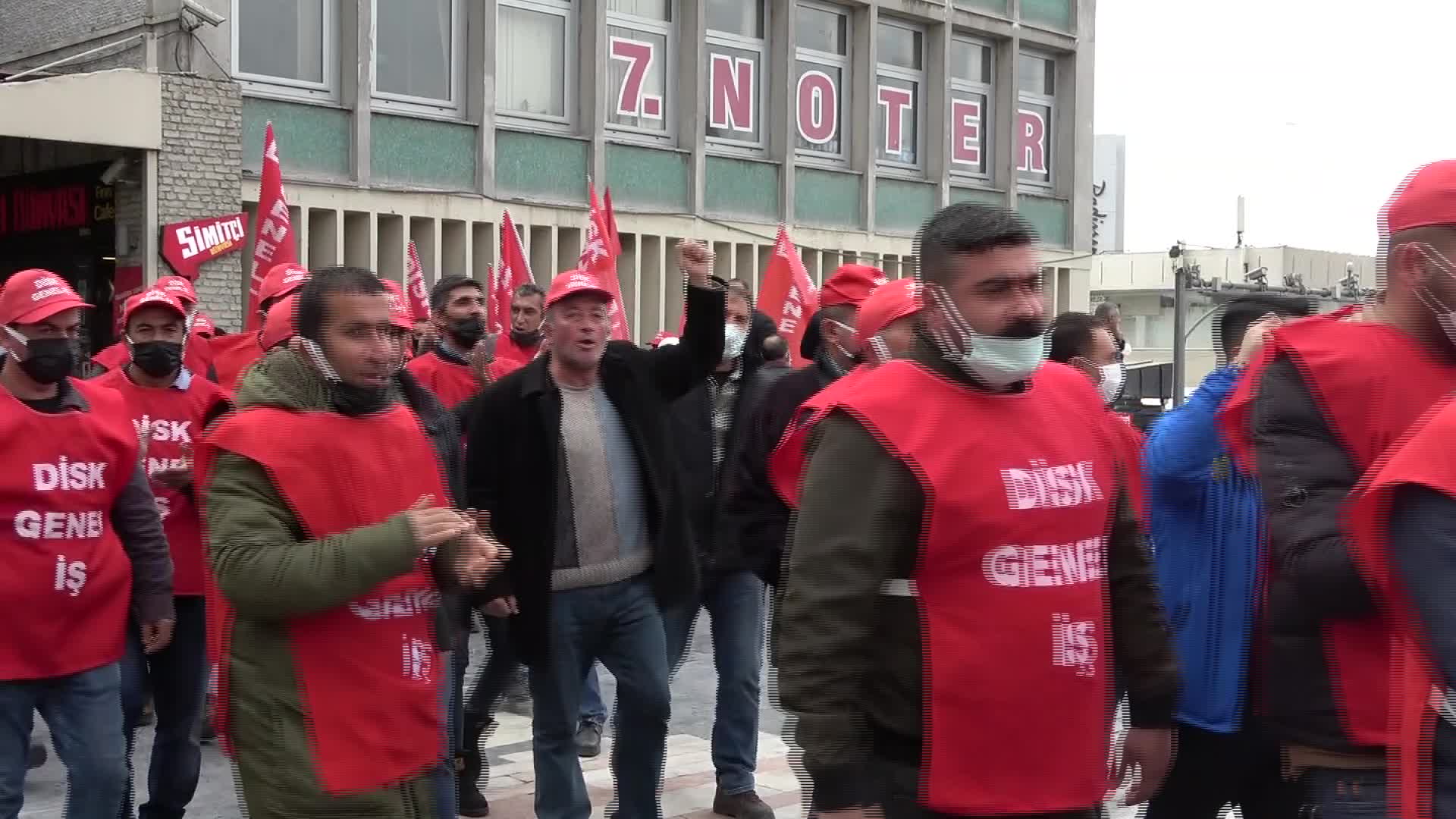 DİSK’ten TL eylemi: "Emeğimiz ucuzluyor, değersizleşiyor, satın alma gücümüz azalıyor"