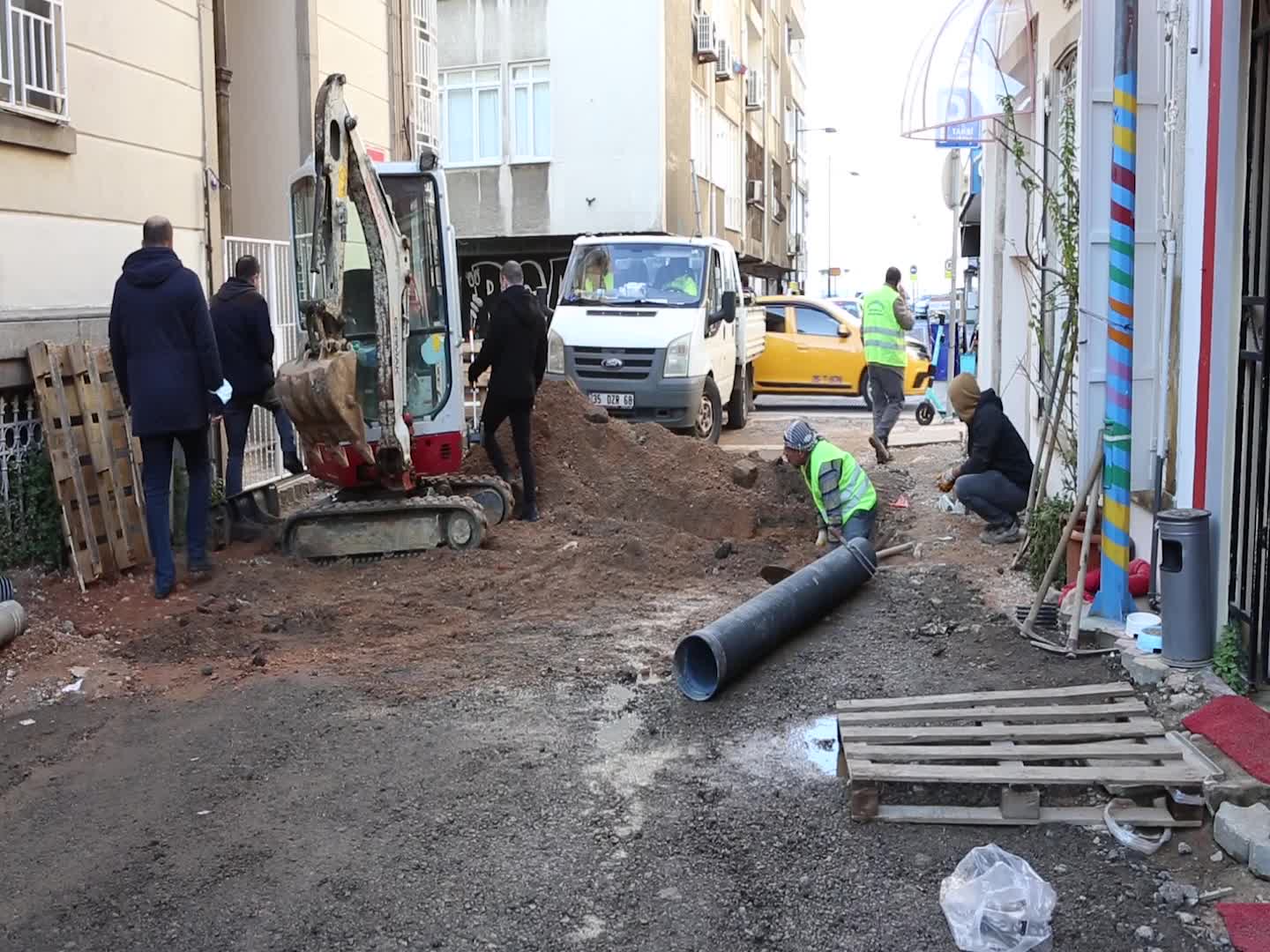 İzmir'de tarihi sokak yayaların oluyor