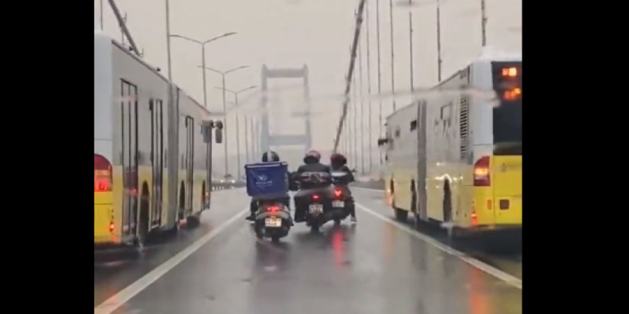 Sosyal medyada gündem oldu! Metrobüsler motokuryelere böyle yardım etti