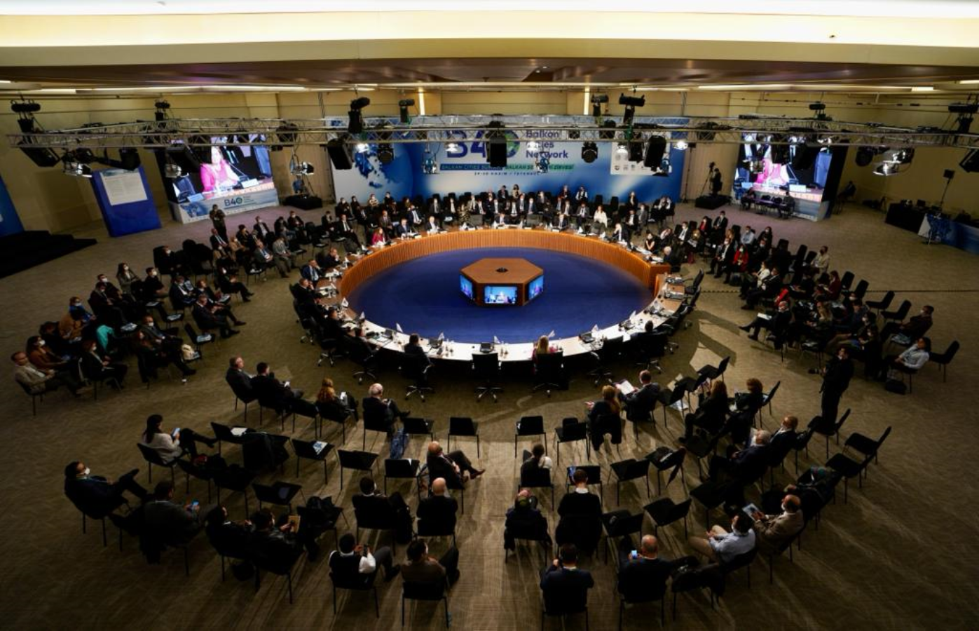 25 belediye başkanı imza attı: Ekrem İmamoğlu'ndan müjde