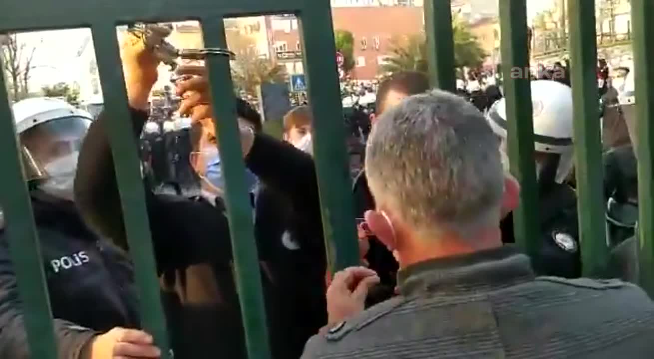 Boğaziçi protestosu nedeniyle yargılanan 17 öğrenci hakkında karar