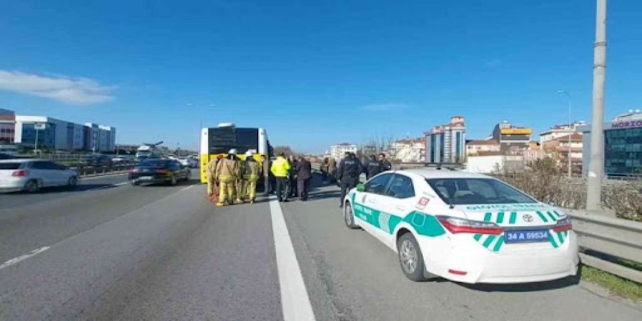 Kamyon, yolcu dolu İETT otobüsüne çarptı: Yaralılar var!