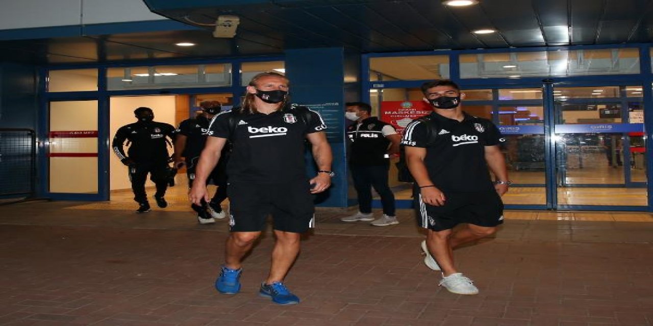 Süper  Lig yeni sezonunun ilk haftası Beşiktaş, Trabzon'a geldi