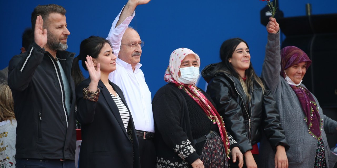 CHP'nin tarihi Mersin mitinginde halk kürsüden seslendi: "Artık, içimizdeki çığlığı duyurmaya geldik"