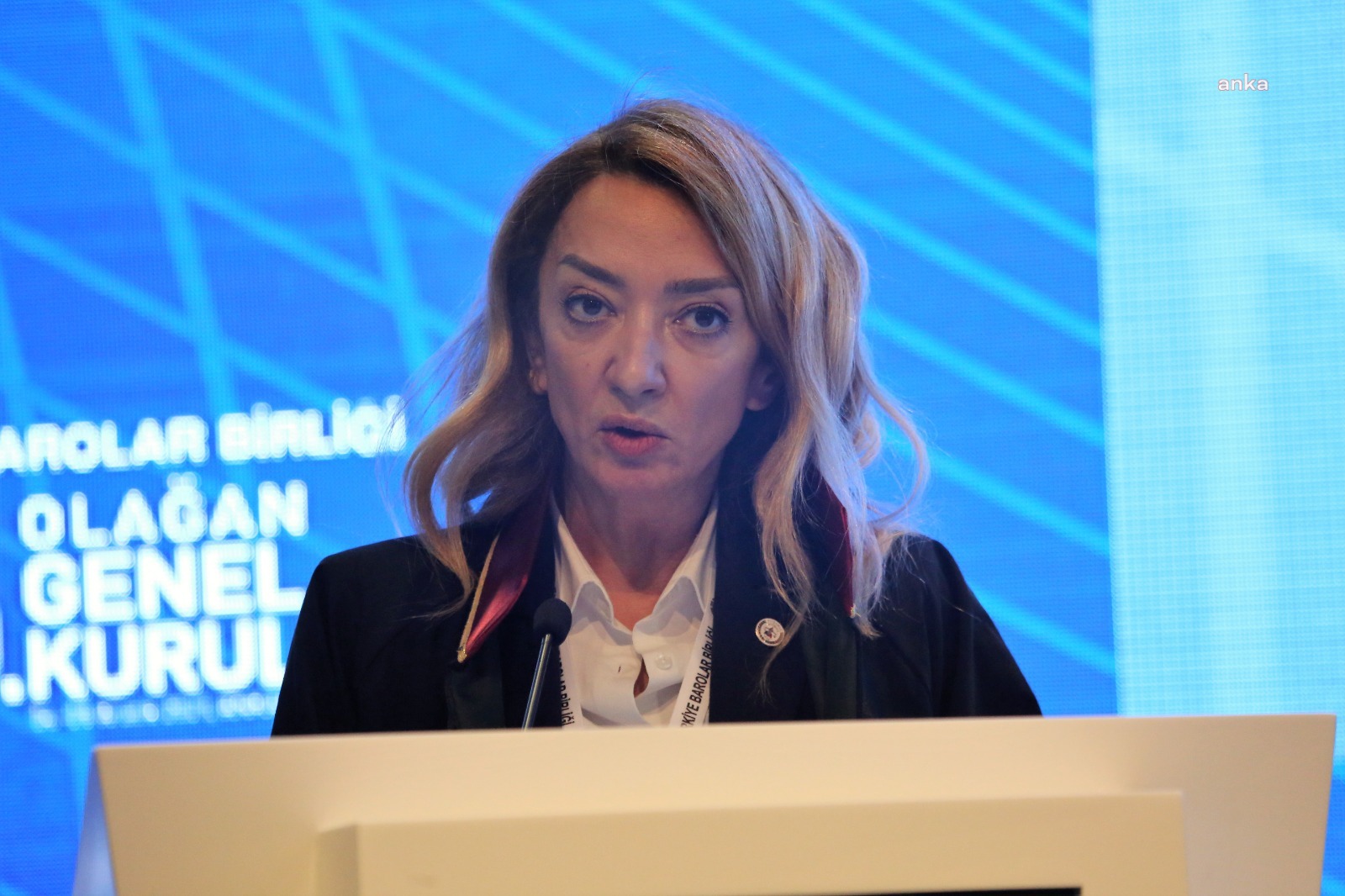 TBB Genel Kurulu'nda Kocaeli Baro Başkanı Candemir'den Feyzioğlu'na: Bu görevden affınızı rica ediyorum