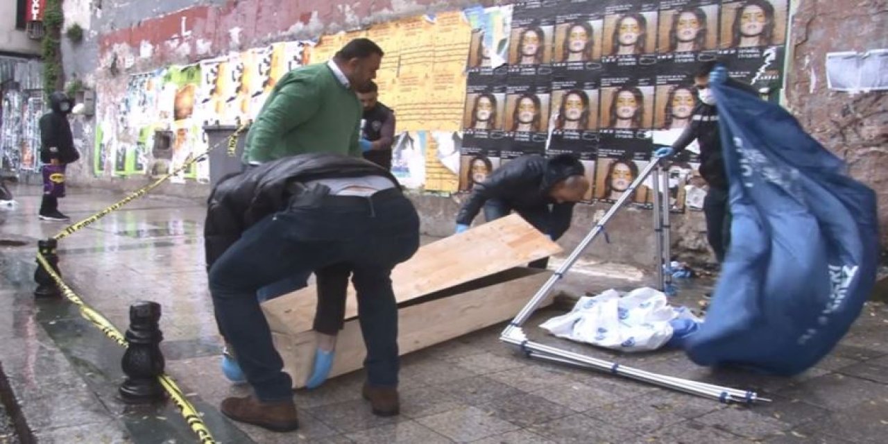 Beyoğlu'nda cadde ortasında ceset bulundu