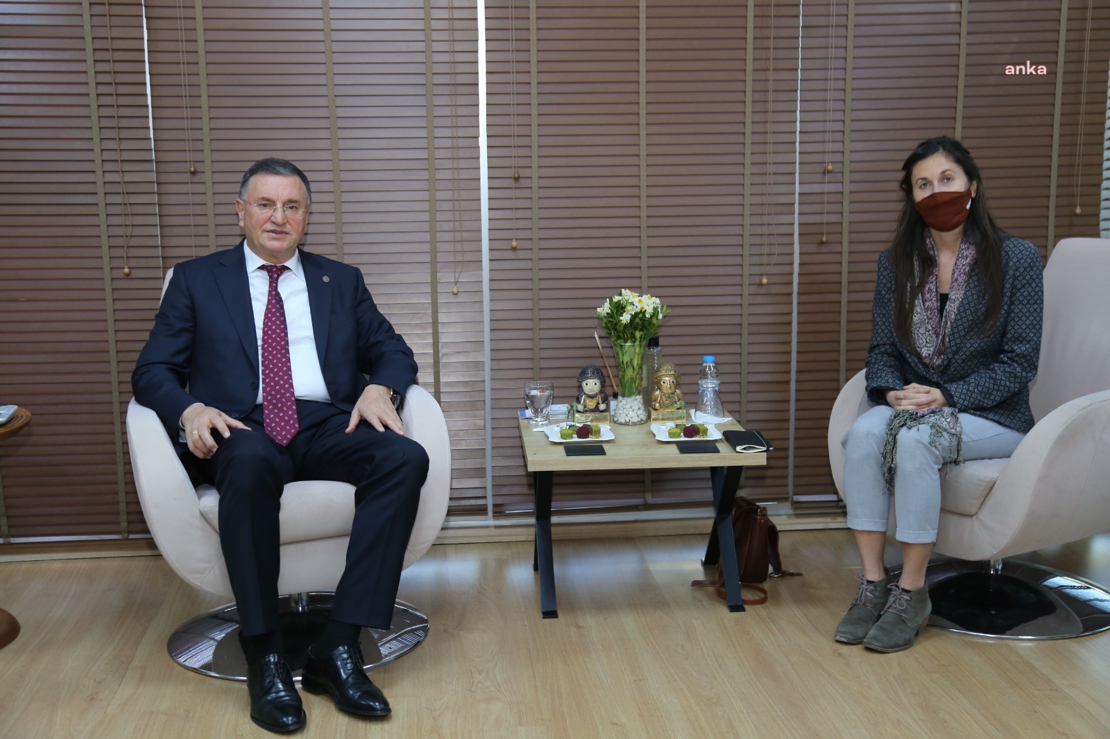 İngiliz diplomatlardan Hatay Büyükşehir Belediye Başkanı Savaş'a ziyaret