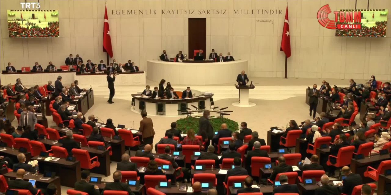 AKP Genel Başkanvekili Numan Kurtulmuş,  BİR DAHA NEOLİBERAL TEZLERİN YÜKSEK FAİZ, DÜŞÜK KURLU SARMALININ İÇİNE DÜŞMEYECEĞİZ