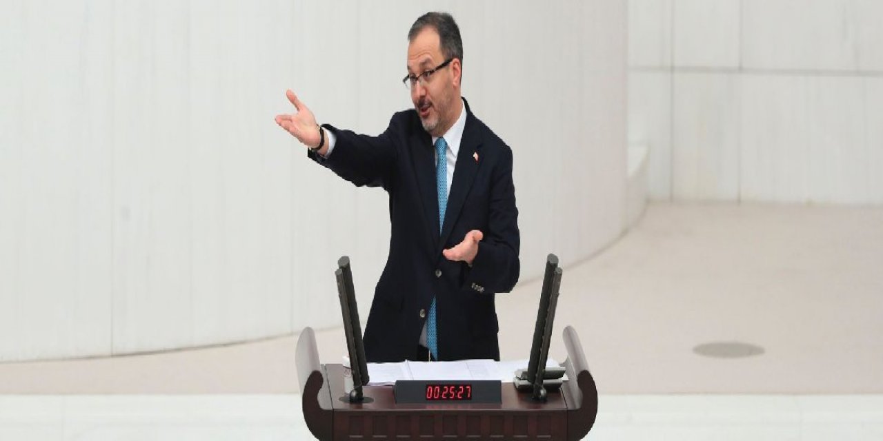 Bakan, muhalefet sıralarına döndü ve seslendi: "Siz de alkışlasanıza"