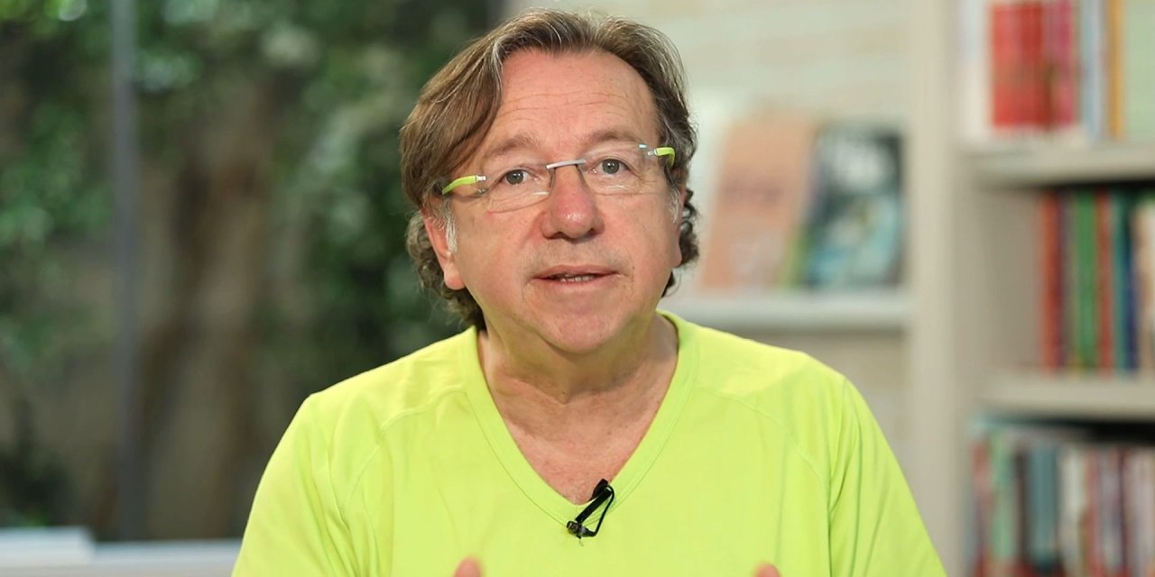 Gani Müjde, 'Yıllar öncesinden görmüşüm bugünleri' diyerek paylaştı! Tarihin ilk 'çıkar telefonunu göster' olayı