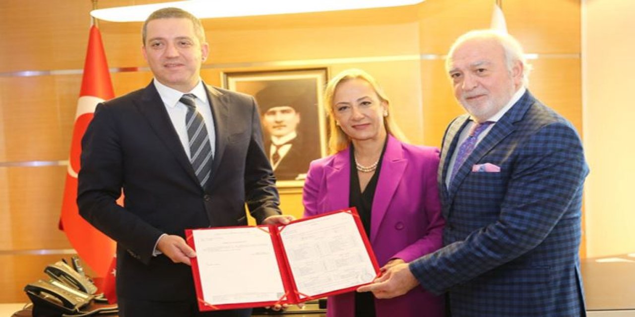 TBB'nin yeni başkanı Erinç Sağkan mazbatasını aldı