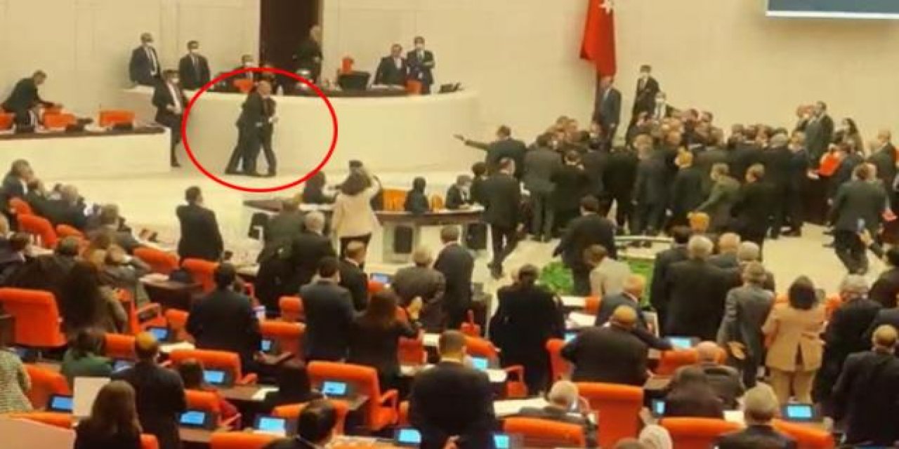 TBMM YİNE KARIŞTI: Süleyman Soylu  Özgür Özel 'in üzerine yürüdü, yumruklar havada uçuştu