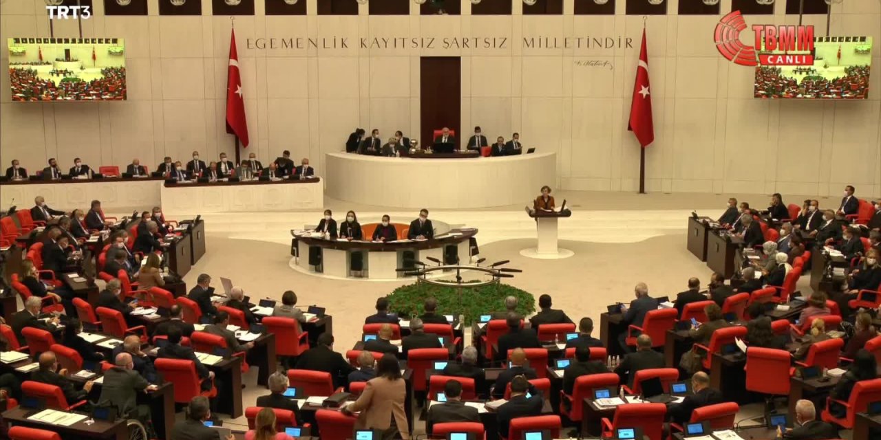 KERESTECİOĞLU: "AYA SERT İNİŞ YAPILACAKMIŞ. LÜTFEN YANINIZDAKİ KİŞİYİ DE GÖTÜRÜN"