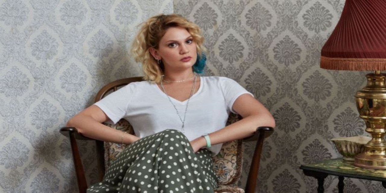 Farah Zeynep Abdullah'tan RTÜK tepkisi: "Oh be yine 'Türk' aile yapısı ve ahlakını kurtardı"