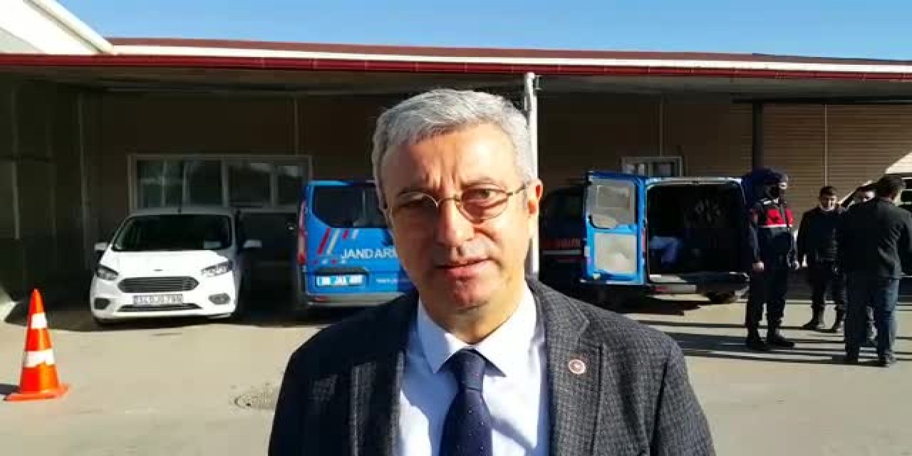 CHP'li Antmen gözaltına alınan öğrencilerin yanına gitti: "Çocuklardan bu kadar korkmayın"