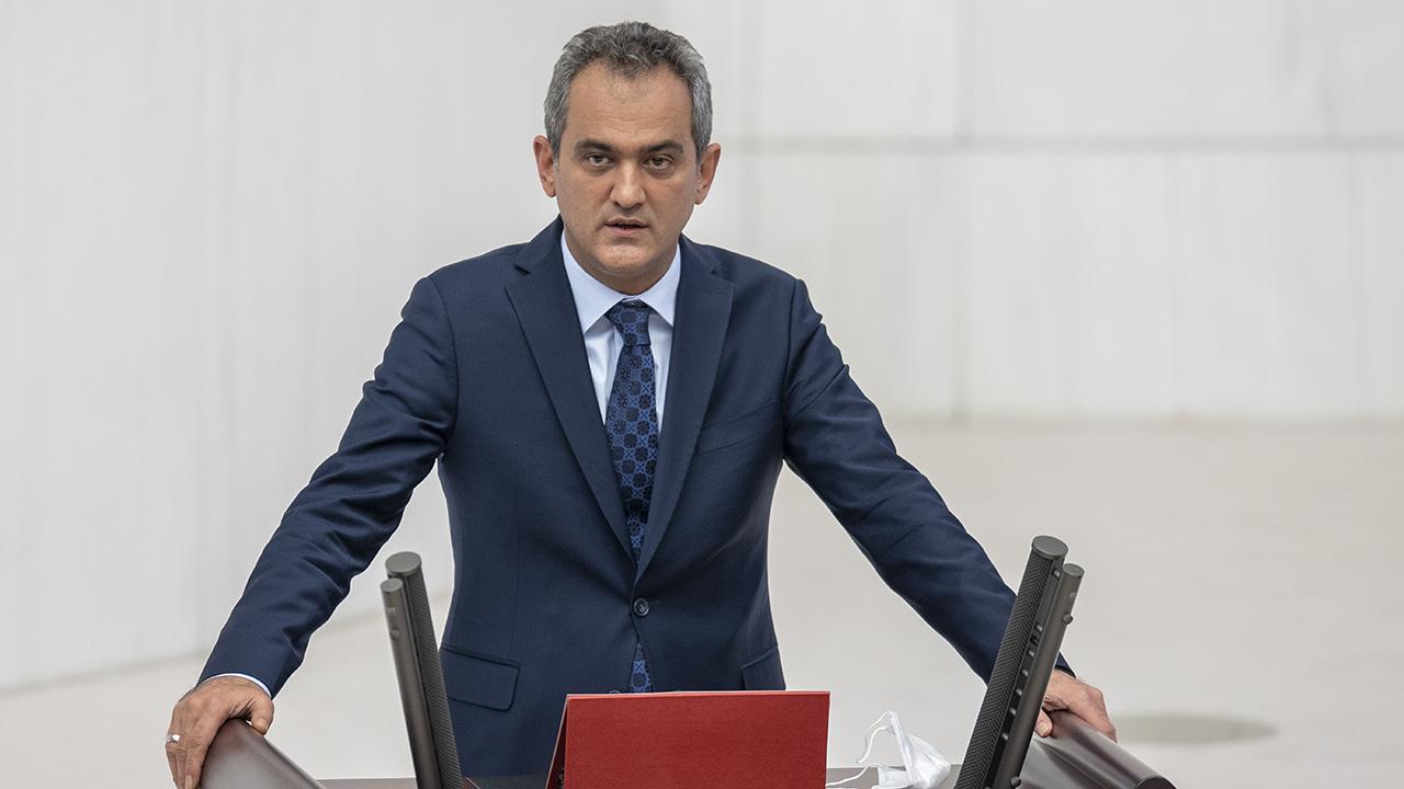Bakan Özer'den uzaktan eğitim açıklaması: "Seçeneklerini zenginleştirmek için..."