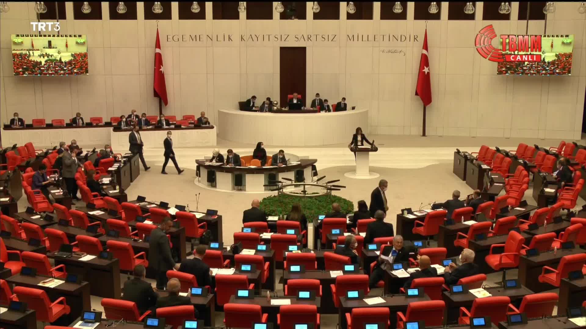 CHP'li Emecan'dan Bakan Karaismailoğlu'na: "KÖİ finansman modeli tercihinizle bütçede kara delik açtınız"